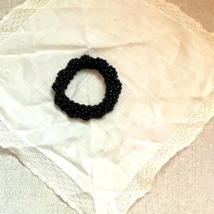 BLACK BEADED STRETCHY BRACELET